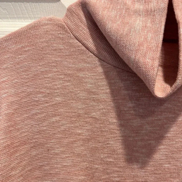J. Crew Vintage‎ Fleece Women’s Pink Turtleneck Tunic Sweater Size Medium - Picture 3 of 7